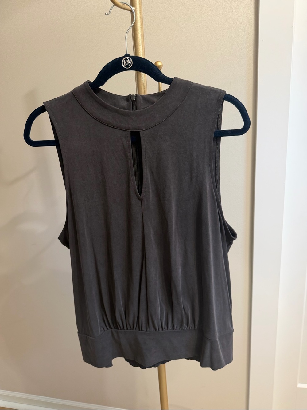 White House Black Market Sleeveless Keyhole Mock-Neck Top in Charcoal Gray